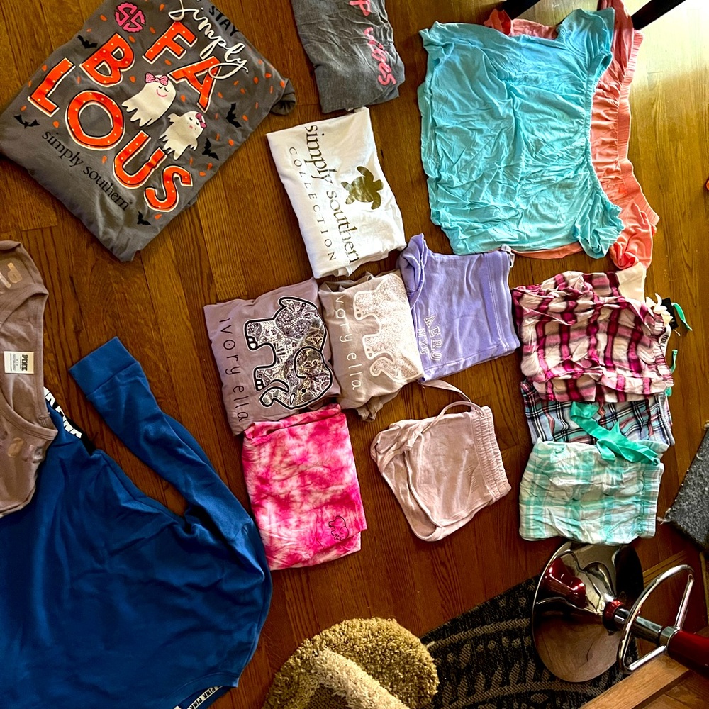 Simply Southern and Ivory Ella and MORE Womens M Lot